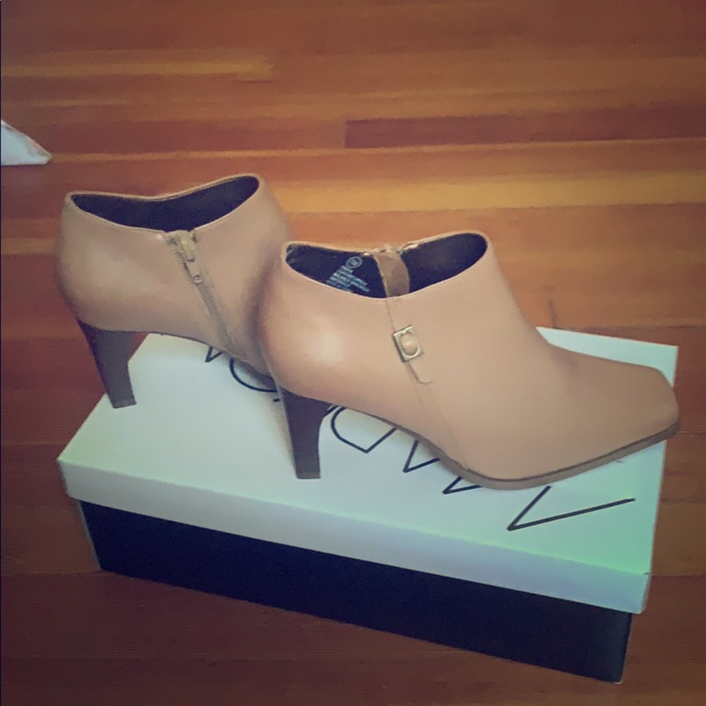 MARKON LEATHER (Fanta) 7 1/2 wide 2 1/2 inch heel